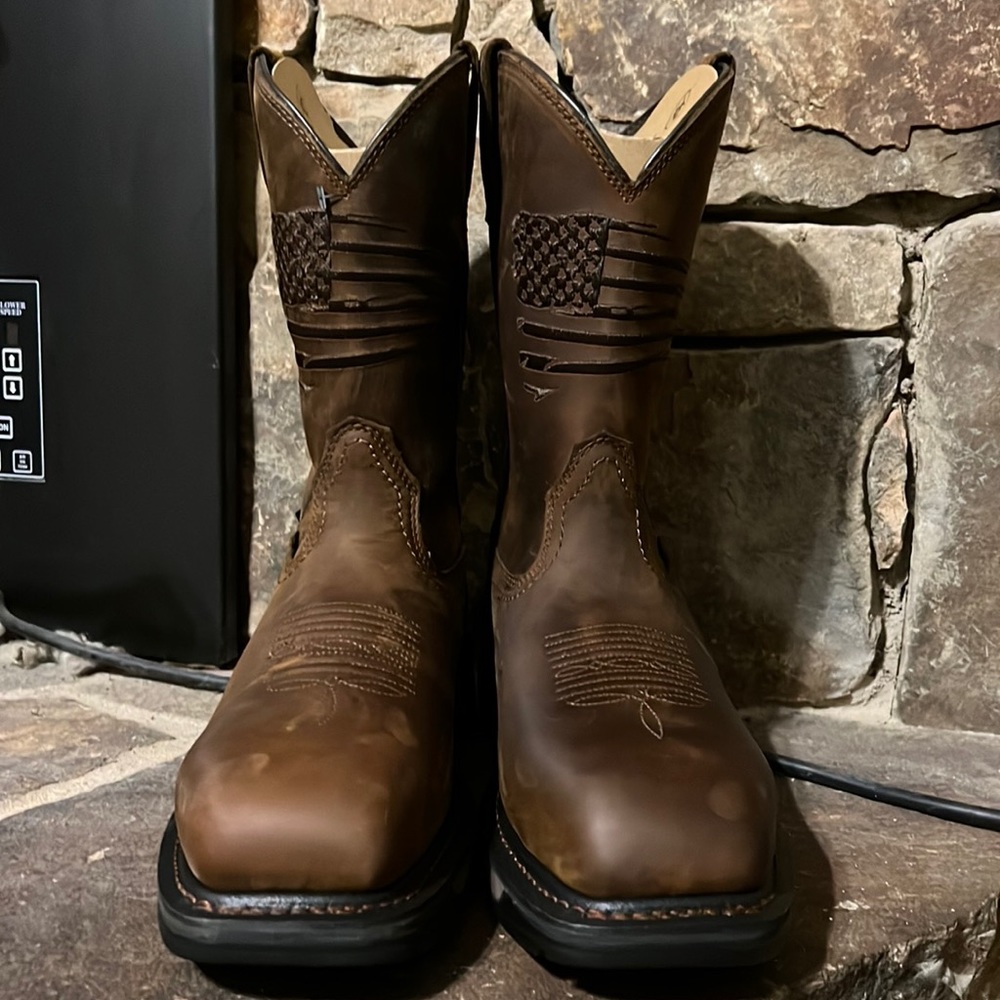 Ariat workhog - carbon toe boots
